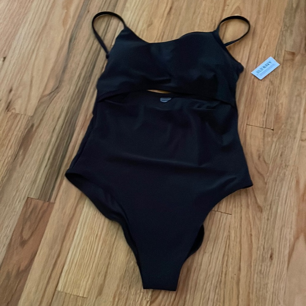 Women’s bathing suit
